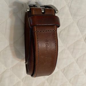 Columbia leather belt size 40